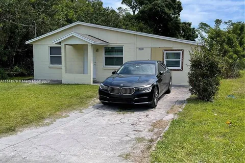 2008 N 51st Ct, Fort Pierce FL 34947