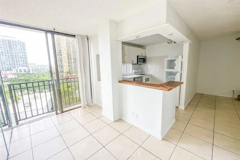 17021 N Bay Rd # 915, Sunny Isles Beach FL 33160