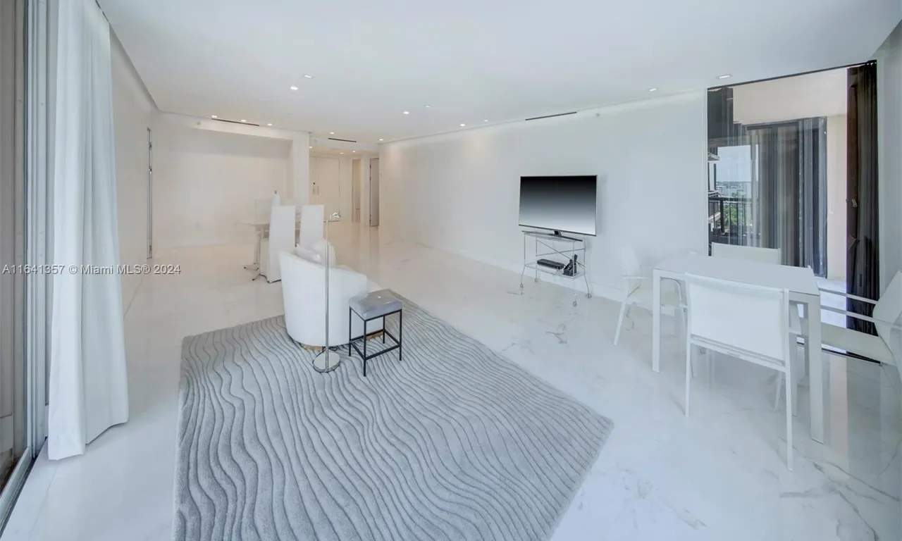 10175 Collins Ave # 1106, Bal Harbour FL 33154