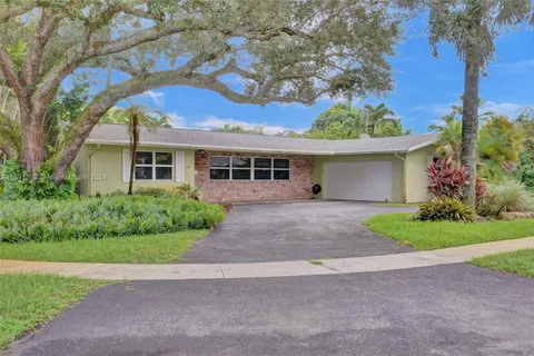 6800 NW 6th Ct, Plantation FL 33317