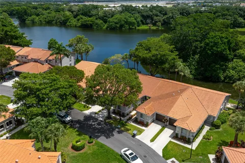 10436 Lake Vista Cir, Boca Raton FL 33498