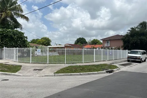 1101 NW 25th St, Miami FL 33127