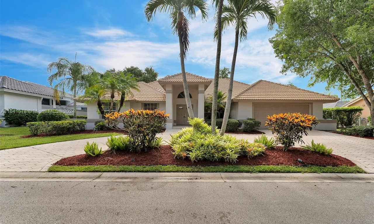 1705 W Eagle Trace Blvd W, Coral Springs FL 33071