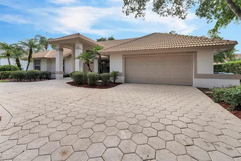 1705 W Eagle Trace Blvd W, Coral Springs FL 33071