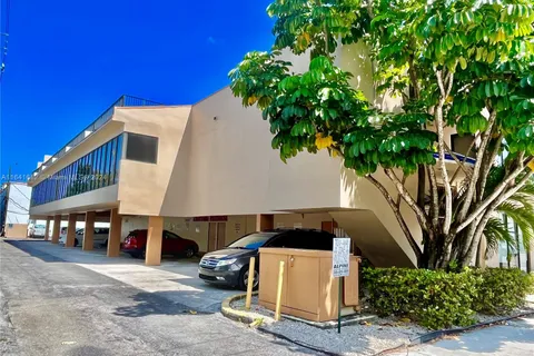 5455 SW 8 ST # 205, Miami FL 33134