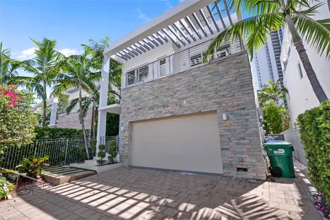 18935 Atlantic Blvd, Sunny Isles Beach FL 33160