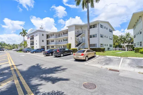 470 Paradise Isle Blvd # 308, Hallandale Beach FL 33009