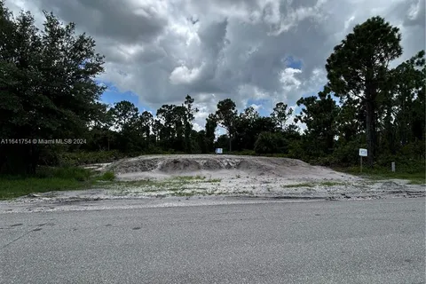 260 grant boulevard, Lehigh Acres FL 33974