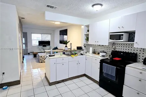 5305 W 26th Ave # 12, Hialeah FL 33016