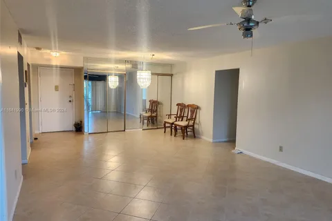 8240 SW 24th St # 5214, North Lauderdale FL 33068