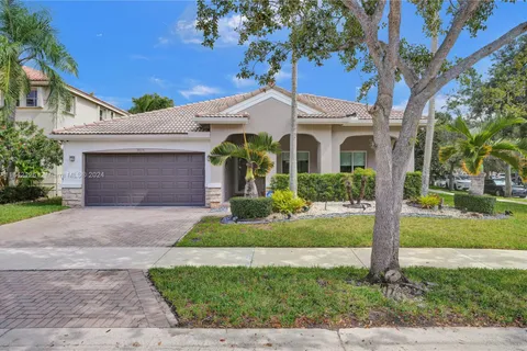 3909 Hawks Ct, Weston FL 33331