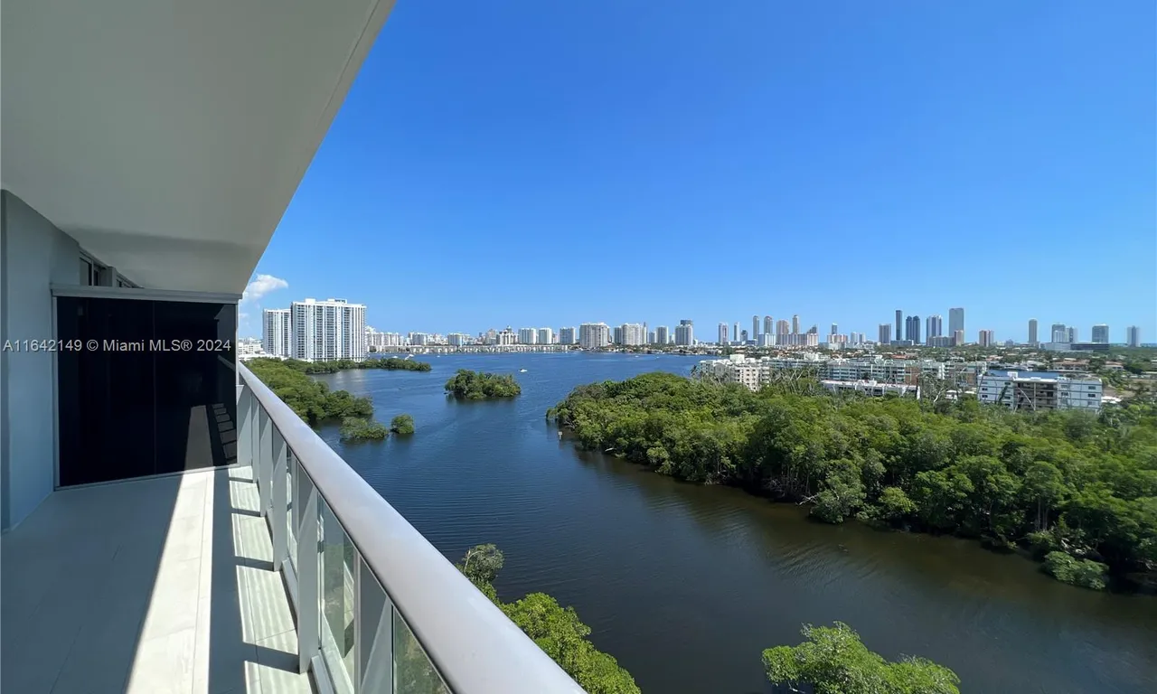 16385 Biscayne Blvd # 1119, North Miami Beach FL 33160