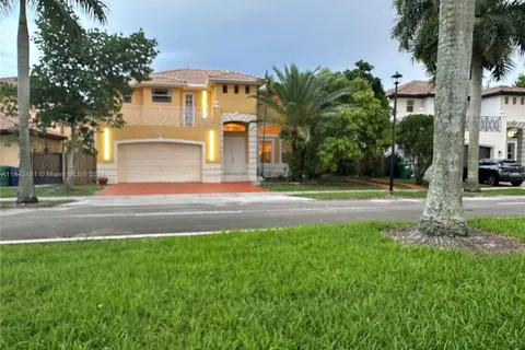 6049 SW 165th Ave, Miami FL 33193