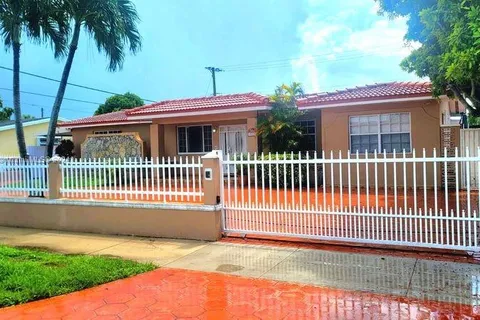 10320 SW 38th Ter, Miami FL 33165