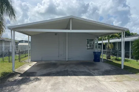 19800 SW 180th Ave Lot 256, Miami FL 33187