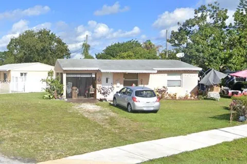 2469 Fletcher St, Hollywood FL 33020