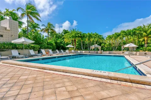 181 Crandon Blvd # 106, Key Biscayne FL 33149