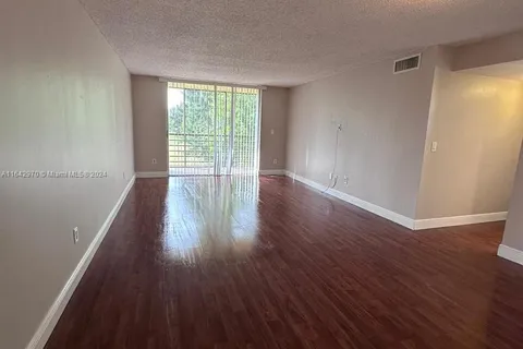 3390 Foxcroft Rd # C212, Miramar FL 33025