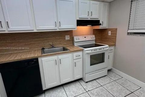 3390 Foxcroft Rd # C212, Miramar FL 33025