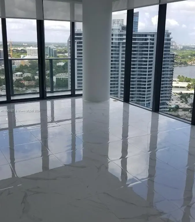 650 NE 32 St # 2508, Miami FL 33137