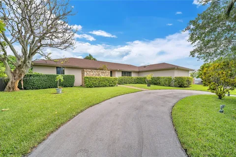 7801 SW 170th St, Palmetto Bay FL 33157