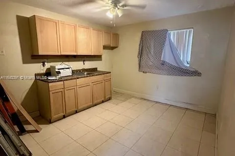 3135 NW 28th St, Miami FL 33142