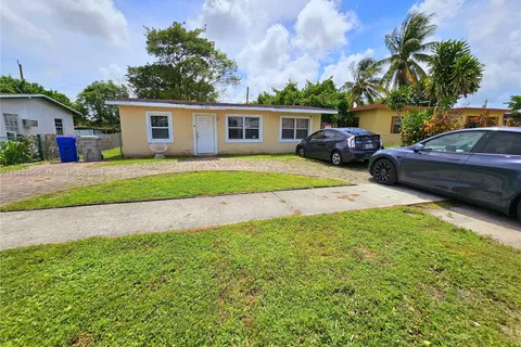 2768 NW 5th St, Pompano Beach FL 33069