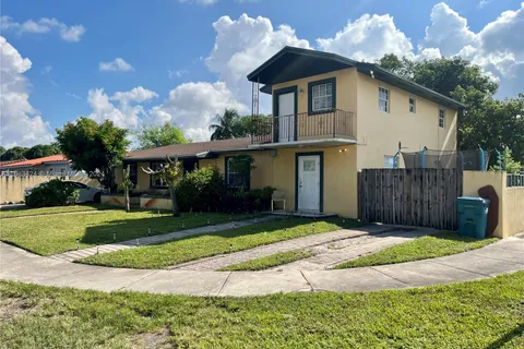 16901 NW 51st Pl, Miami Gardens FL 33055