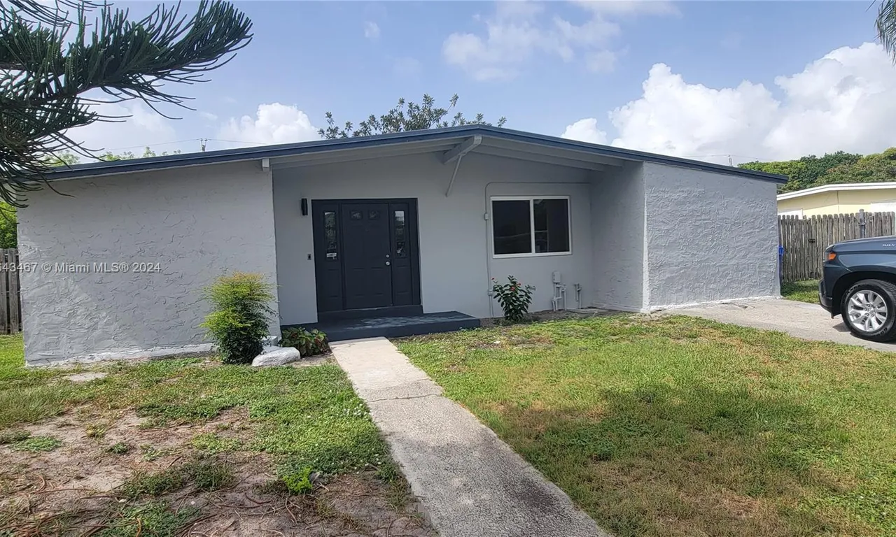 1560 NE 42nd Ct, Pompano Beach FL 33064