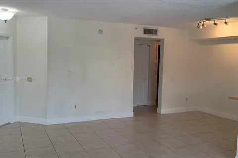 165 NW 96th Ter # 201, Pembroke Pines FL 33024