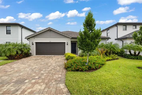 3109 Buttonwood Ct, Lauderdale Lakes FL 33311