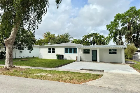 181 NE 121st St, North Miami FL 33161