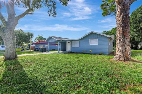 913 Skylark Dr, Fort Pierce FL 34982