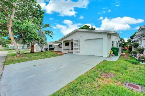 5709 NW 68th Ter, Tamarac FL 33321