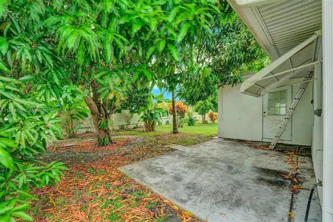 5709 NW 68th Ter, Tamarac FL 33321