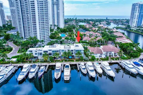 3750 Yacht Club Dr, Aventura FL 33180