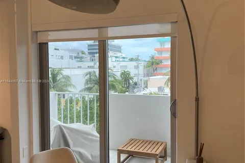 240 Collins Ave # 4A, Miami Beach FL 33139