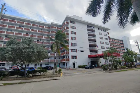 3660 NE 166th St # 511, North Miami Beach FL 33160