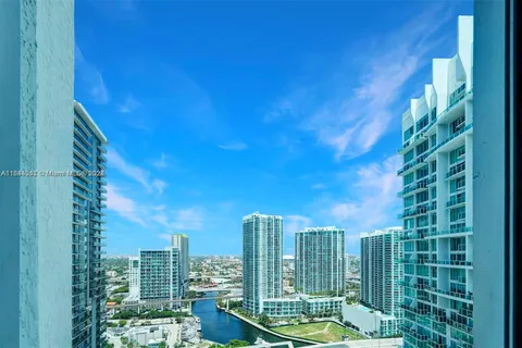 55 SE 6th St # 3401, Miami FL 33131