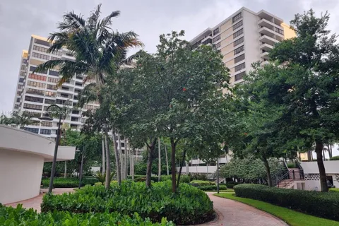 600 Three Islands Blvd # 901, Hallandale Beach FL 33009