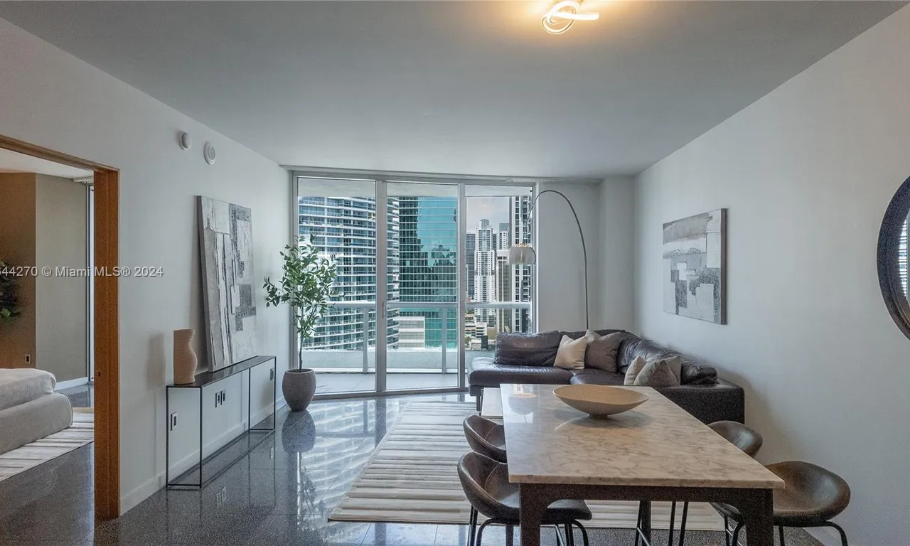 475 Brickell Ave # 2914, Miami FL 33131