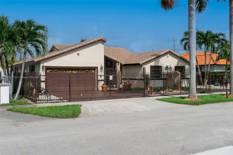 240 SW 136th Pl, Miami FL 33184