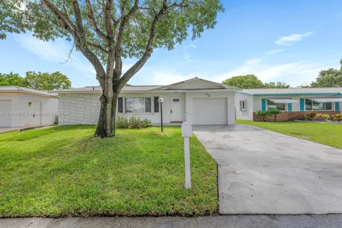 1131 NW 90th Way, Plantation FL 33322