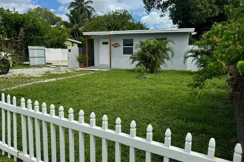 1559 NW 10th Pl, Fort Lauderdale FL 33311