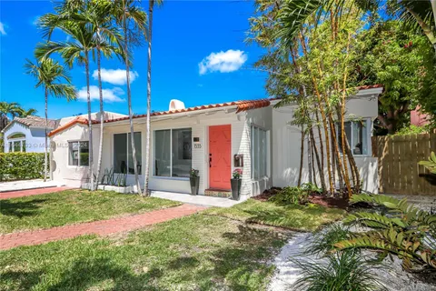 1535 Bay Dr, Miami Beach FL 33141