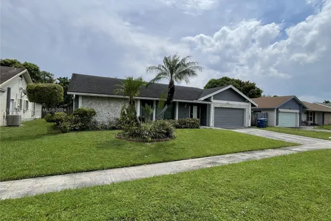 7140 NW 46th St, Lauderhill FL 33319