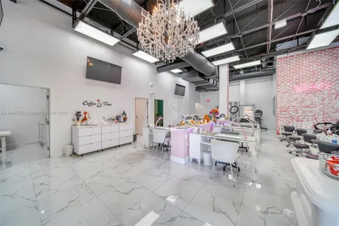 Full-Service Beauty Salon For Sale in Pinecrest, Miami FL 33156