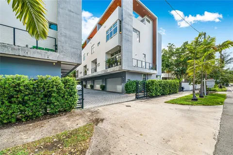 2926 Bird Ave # 1, Miami FL 33133