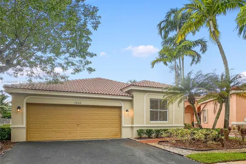 1022 Bluewood Ter, Weston FL 33327