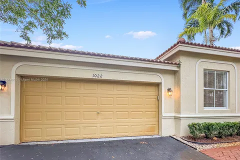 1022 Bluewood Ter, Weston FL 33327